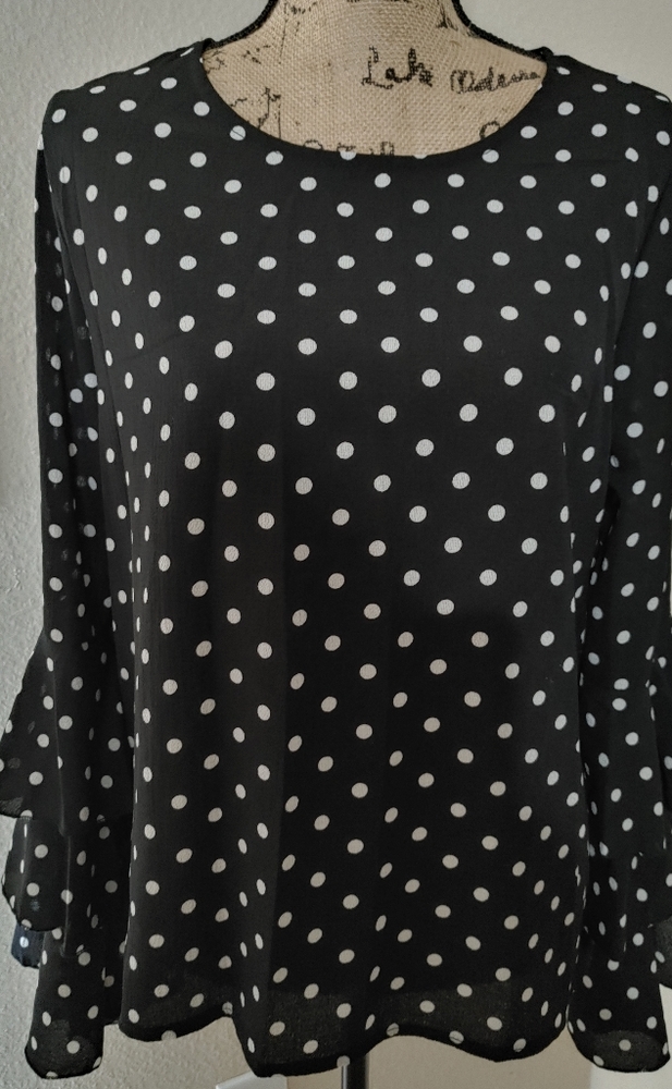 Fashion Apparel Polka Dot Top w/ Ruffle Sleeve XL